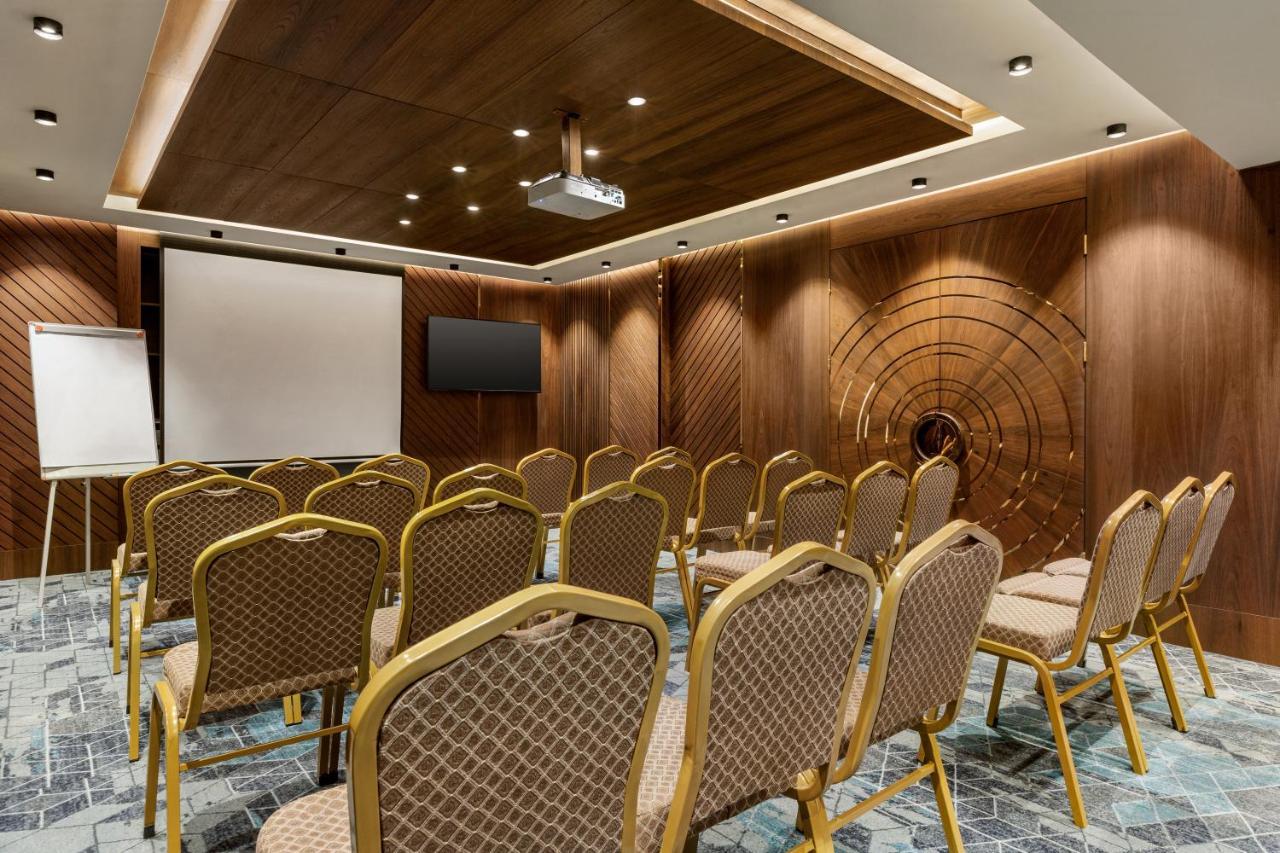 Hotel Ramada By Wyndham Istanbul Umraniye Exterior foto