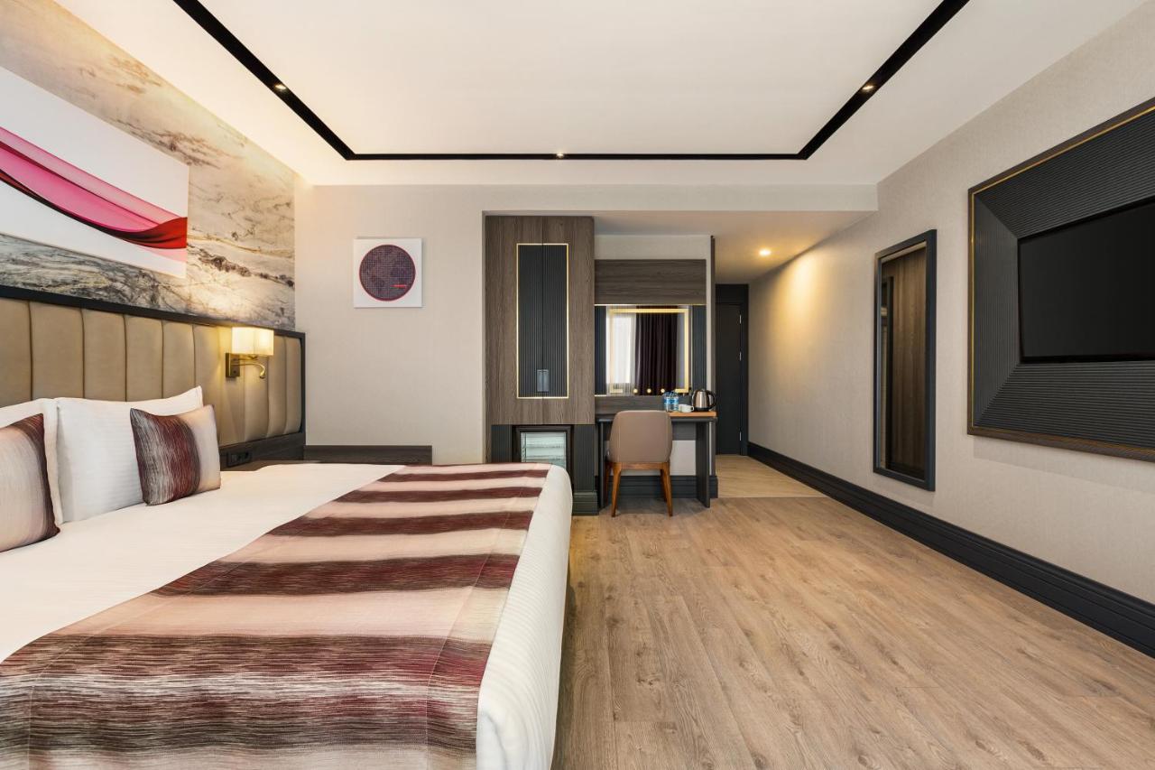 Hotel Ramada By Wyndham Istanbul Umraniye Exterior foto