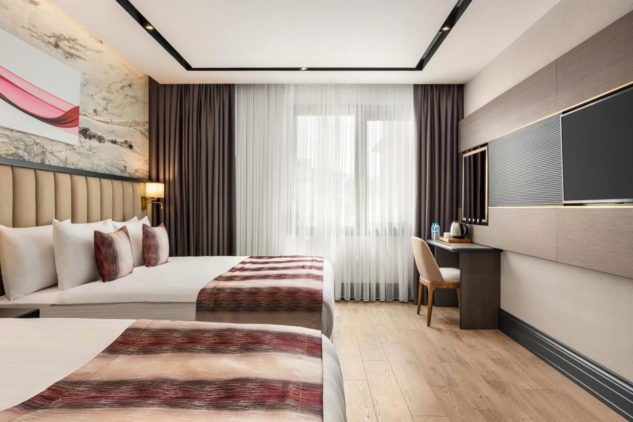Hotel Ramada By Wyndham Istanbul Umraniye Exterior foto